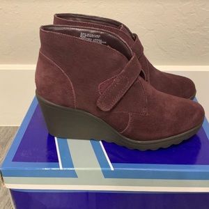 Never worn plum booties, sz 6.